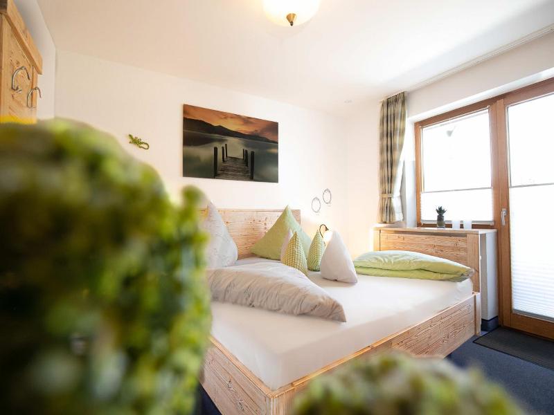 Amadeus Hotel & Cafe image