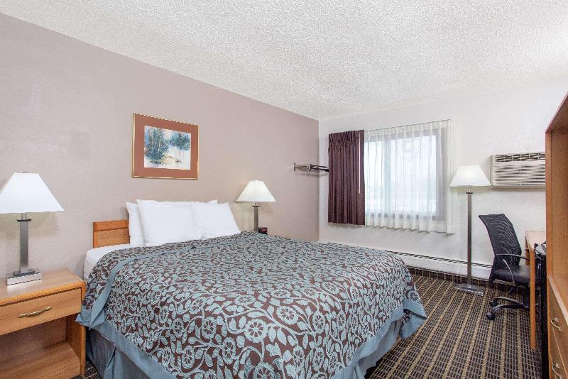 Days Inn by Wyndham Fond du Lac — photo 38