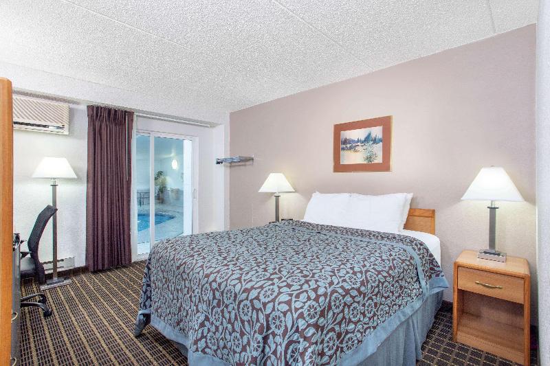 Days Inn by Wyndham Fond du Lac — photo 9