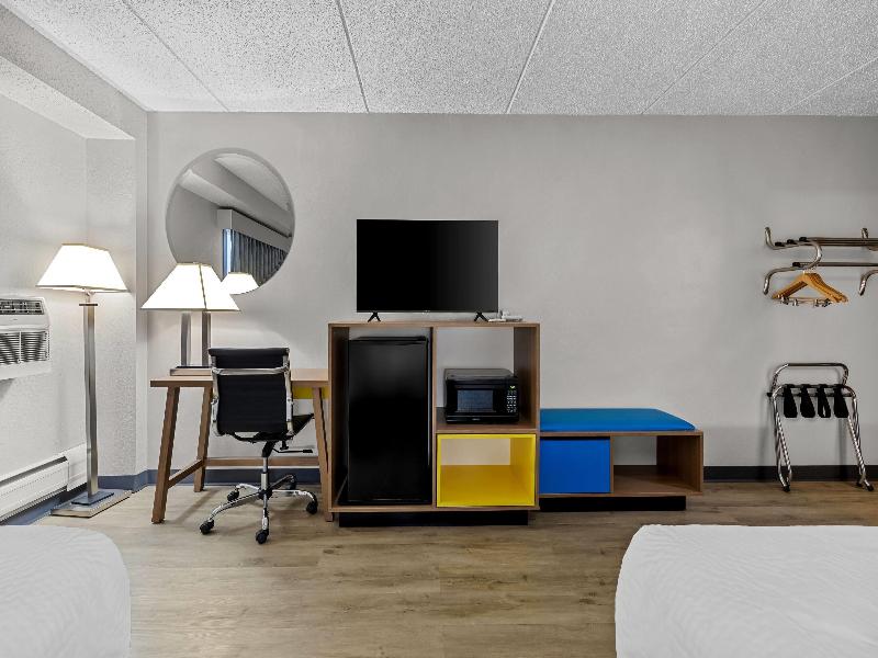 Room TWO DOUBLE BEDS