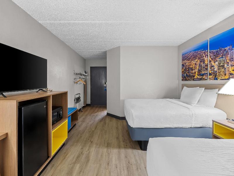 Room TWO DOUBLE BEDS