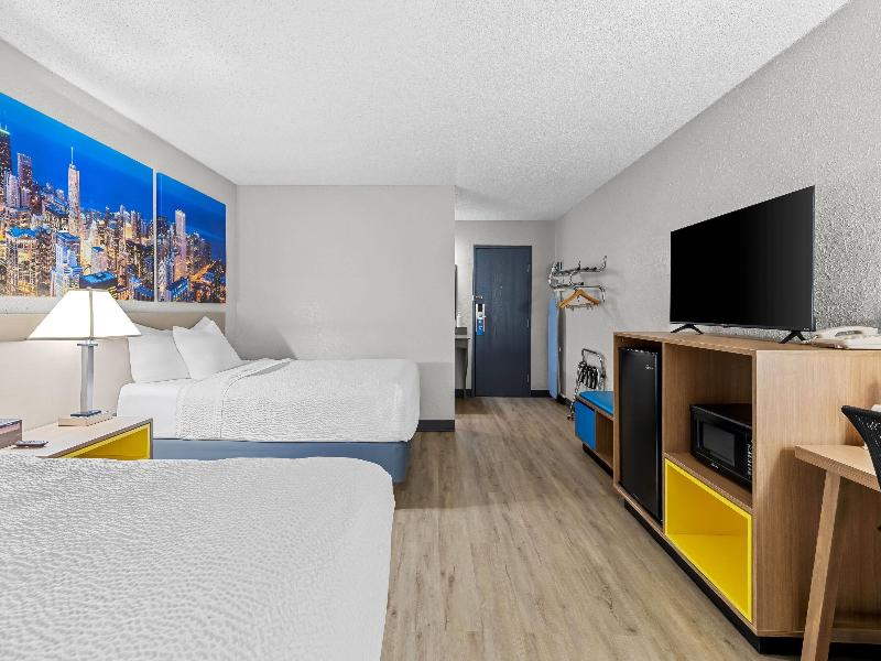 QUADRUPLE TWO DOUBLE BEDS NON SMOKING