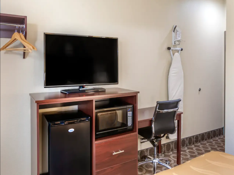 Quality Inn Overland Park image 9