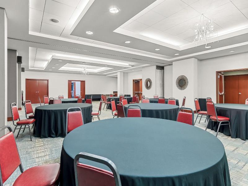 Four Points by Sheraton Oklahoma City Quail Spring image