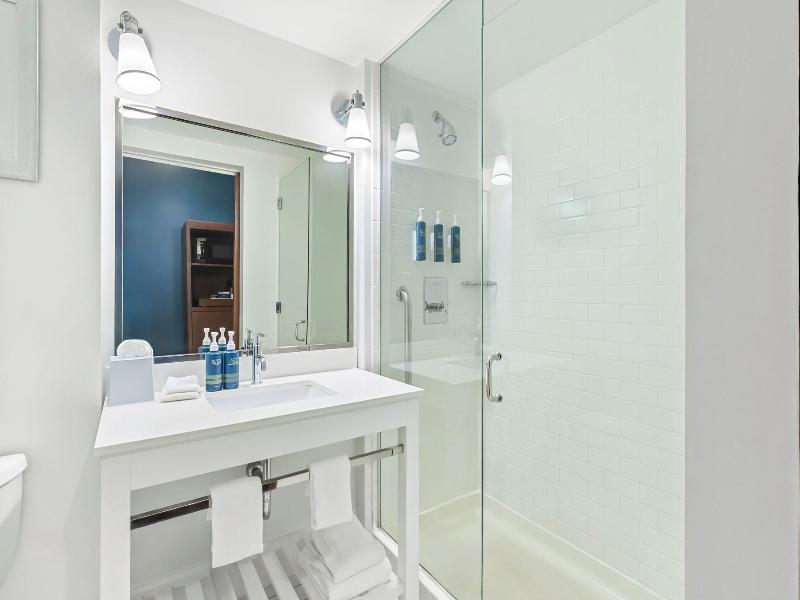 Four Points by Sheraton Oklahoma City Quail Spring image