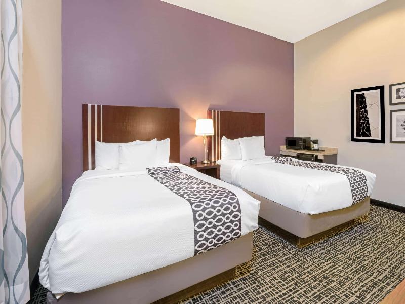La Quinta Inn & Suites Yukon image