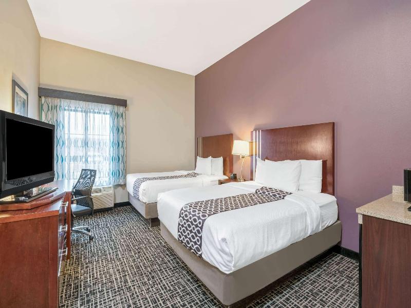La Quinta Inn & Suites Yukon image