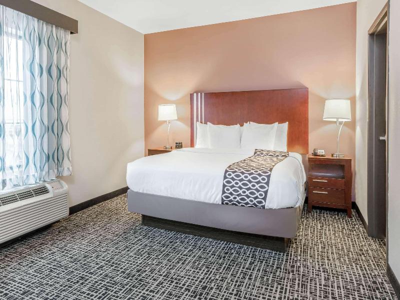 La Quinta Inn & Suites Yukon image