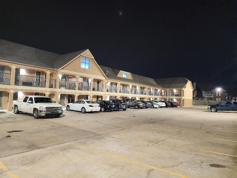 Executive Inn Northwest image