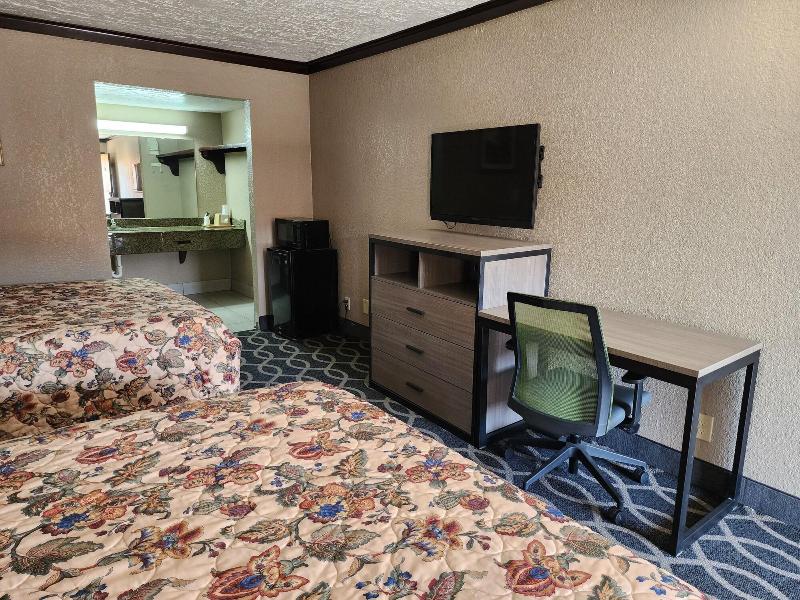 Executive Inn Northwest image