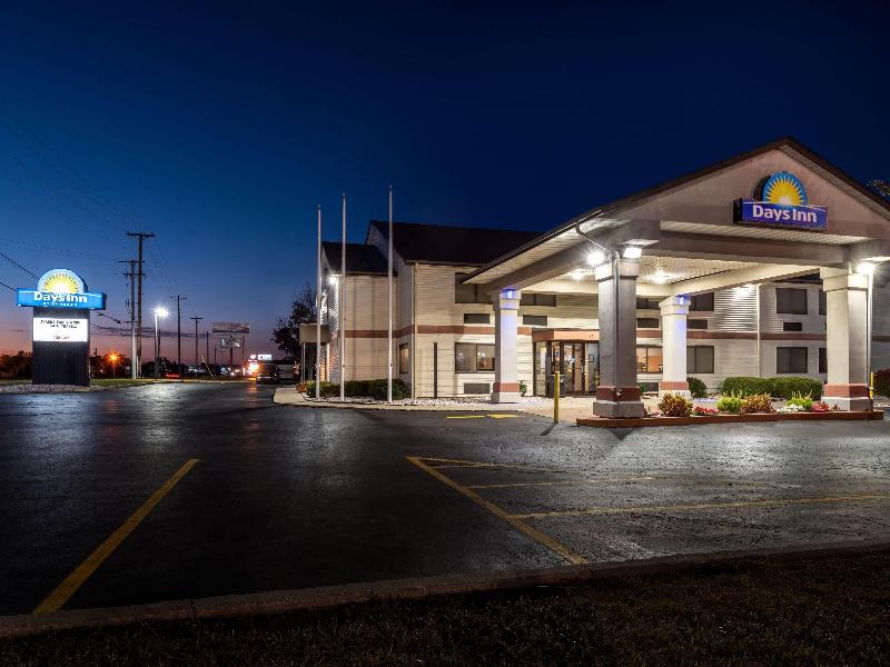 Days Inn by Wyndham Hillsdale image