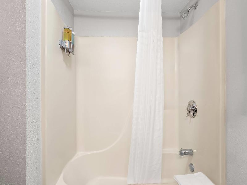 Days Inn by Wyndham Hillsdale image