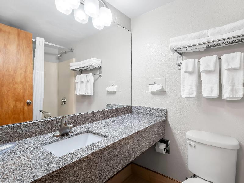 Days Inn by Wyndham Hillsdale image