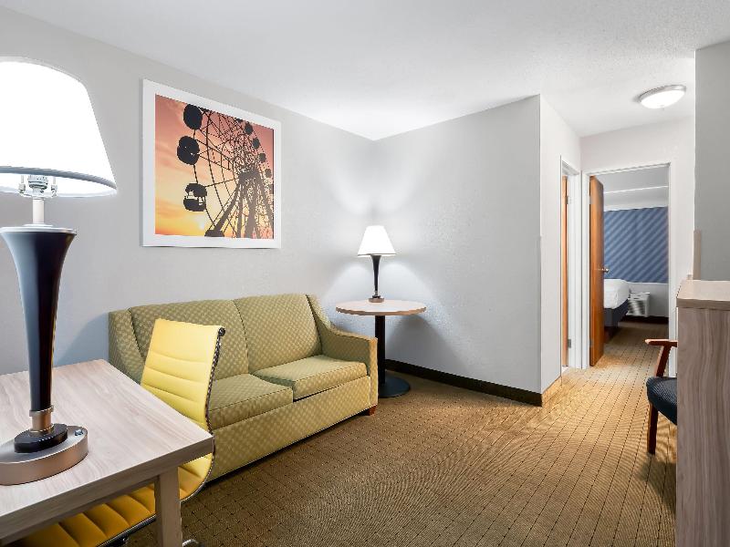 Days Inn by Wyndham Hillsdale image