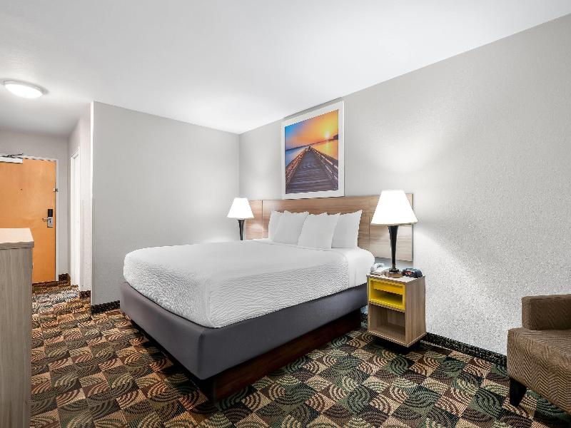 Days Inn by Wyndham Hillsdale image
