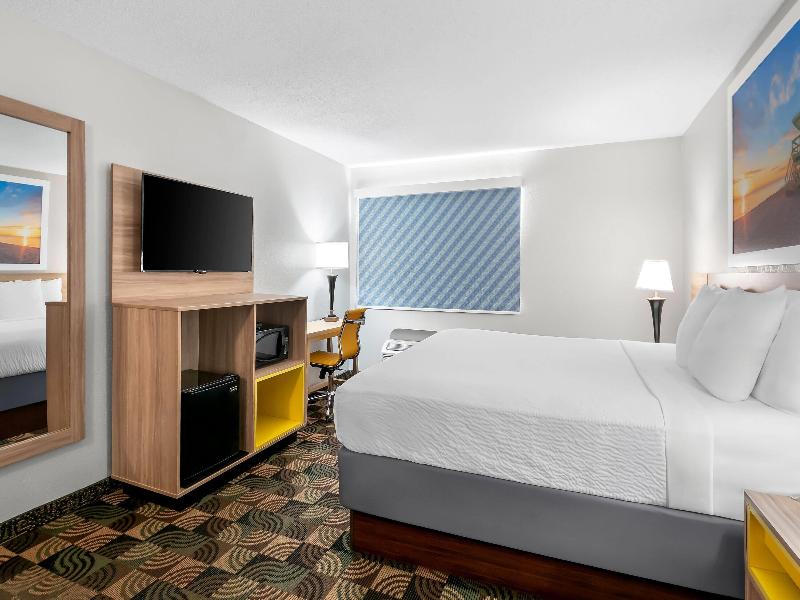 Days Inn by Wyndham Hillsdale image