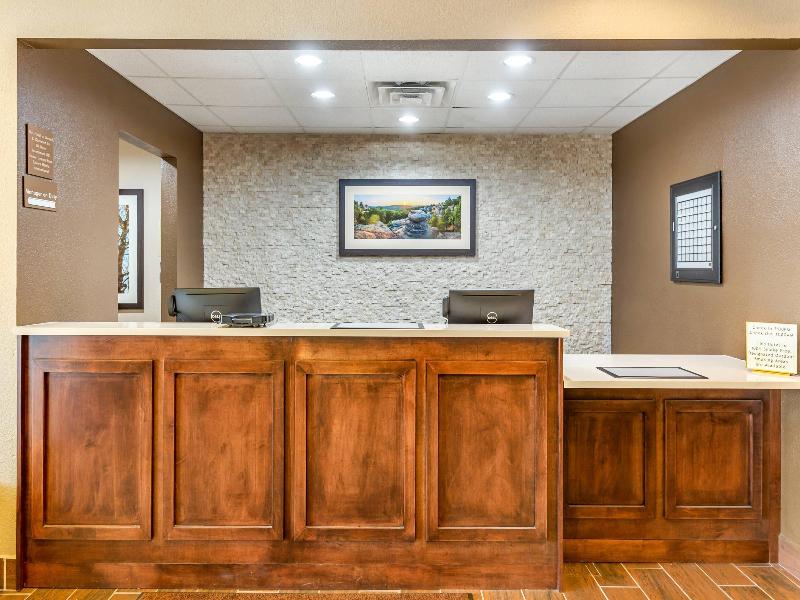 Baymont by Wyndham DeKalb