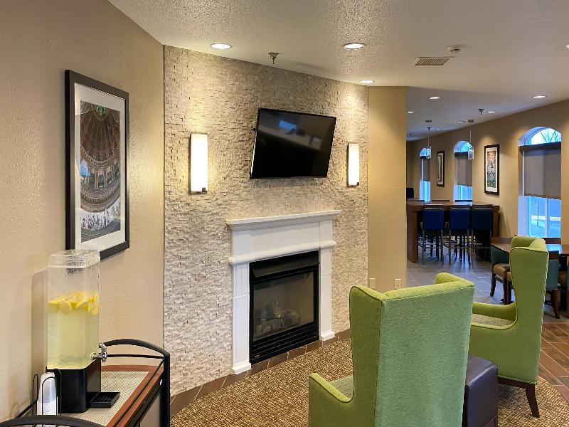 Baymont by Wyndham DeKalb