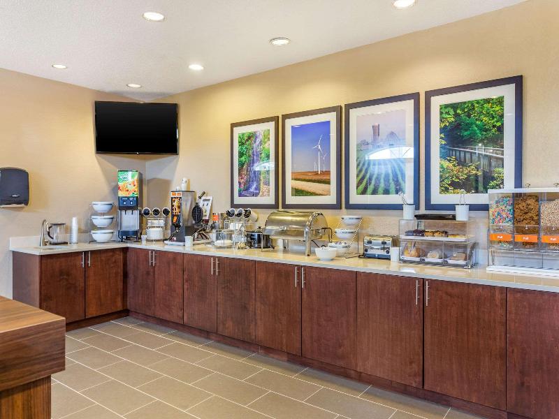 Baymont by Wyndham DeKalb image