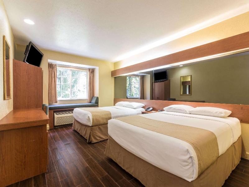 Microtel Inn & Suites By Wyndham Ocala image
