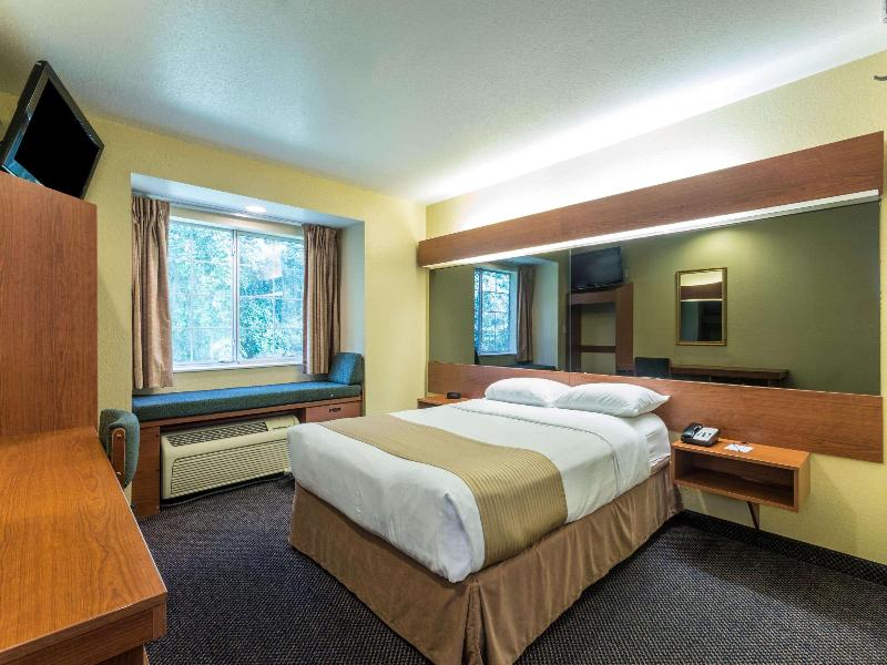 Microtel Inn & Suites By Wyndham Ocala image
