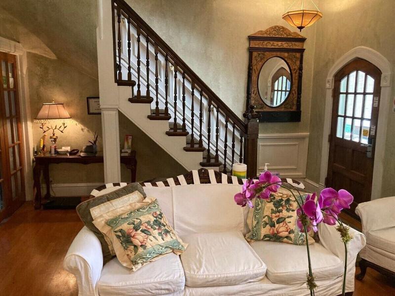 Villa Toscana Guest House B&B image