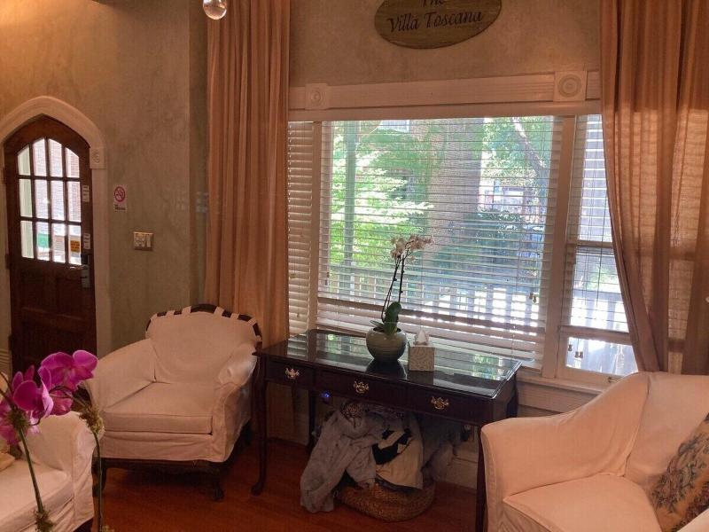 Villa Toscana Guest House B&B image