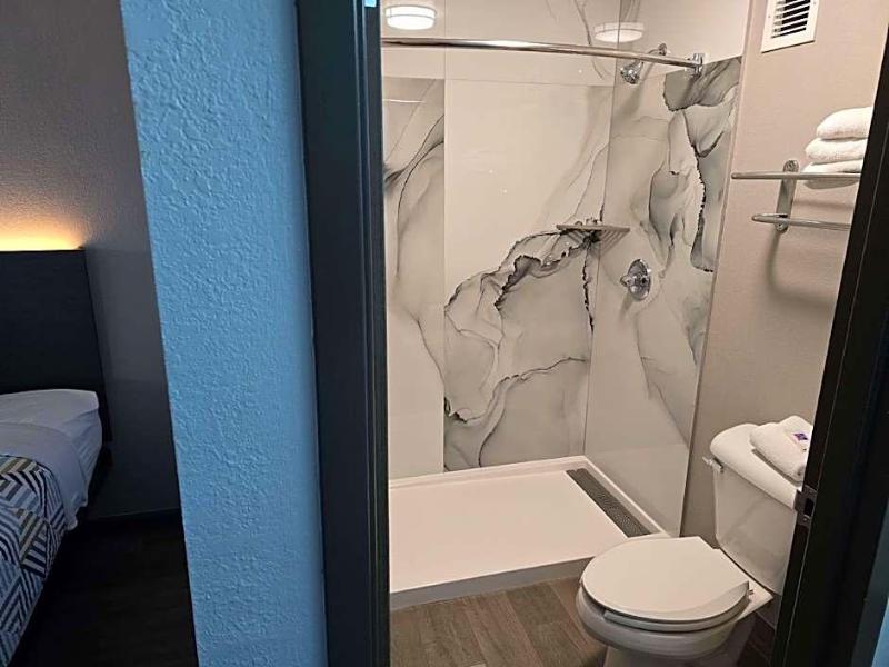 Economy Inn North Oklahoma City image