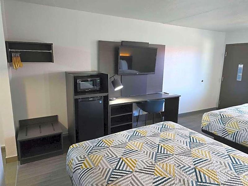 Economy Inn North Oklahoma City image