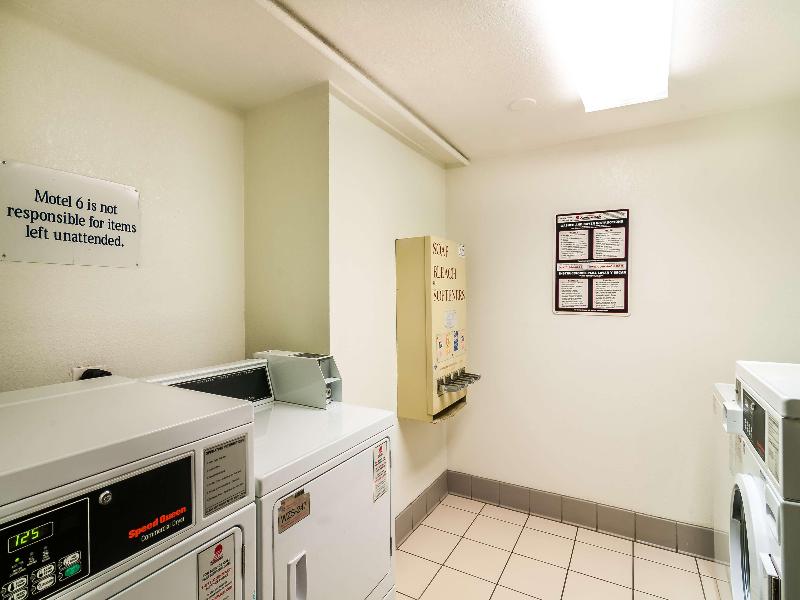 Motel 6 Chicago North Central-Arlington Heights image