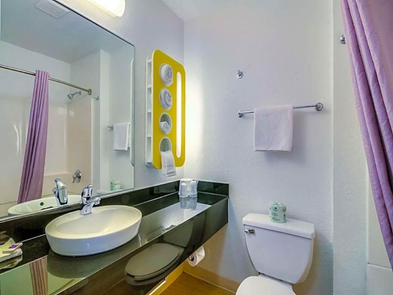 Motel 6 Chicago North Central-Arlington Heights image