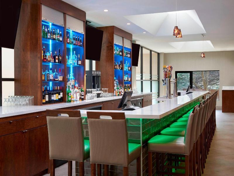 Four Points By Sheraton Toronto Airport image