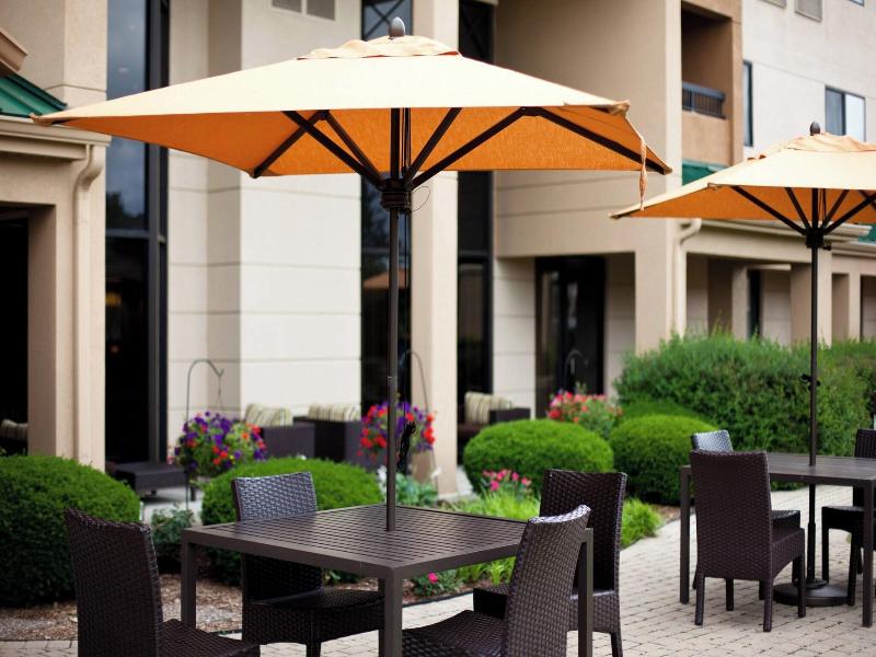 Courtyard Chicago St. Charles image