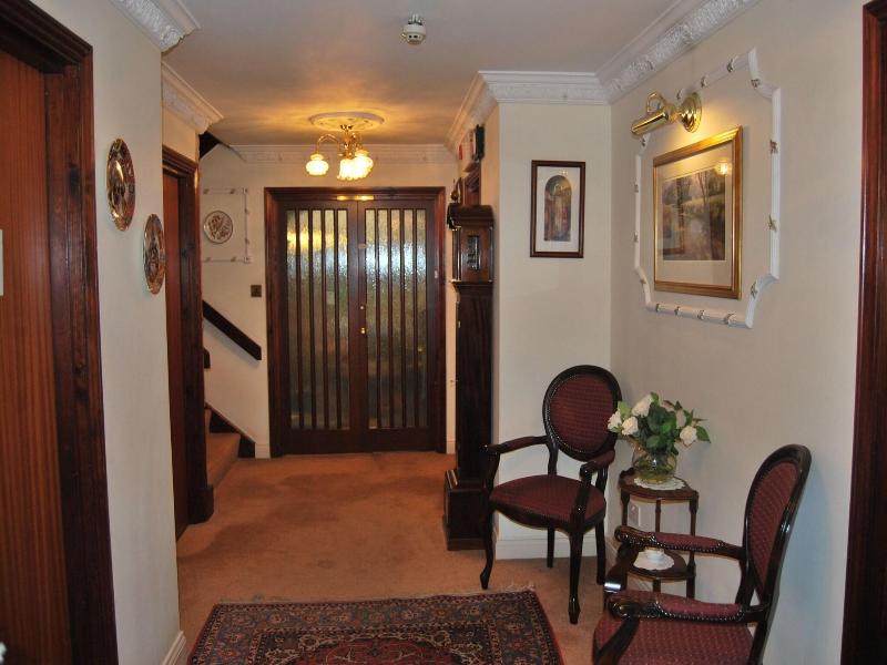 Cotswold House - Guest house image