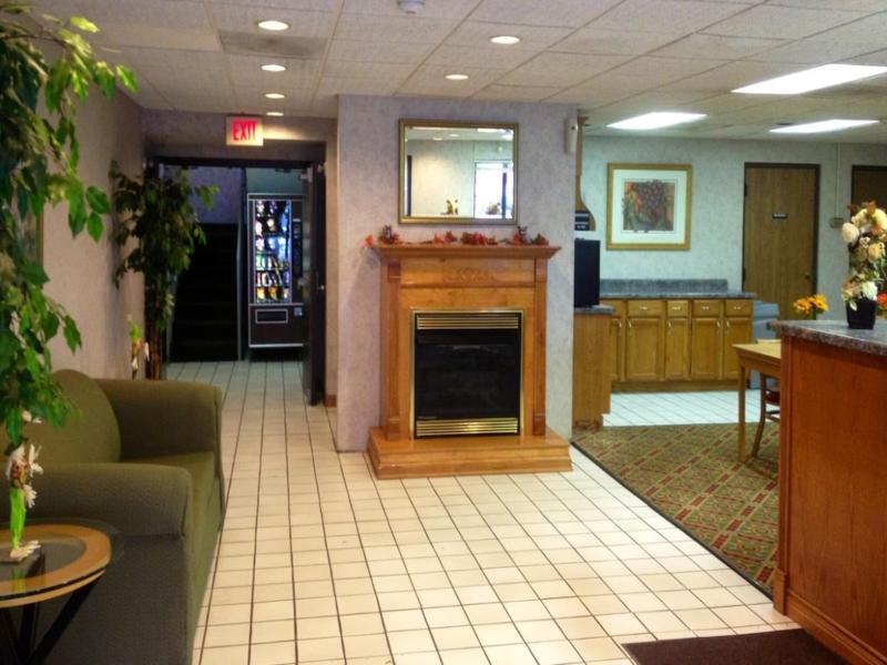 Super 8 by Wyndham Logansport image