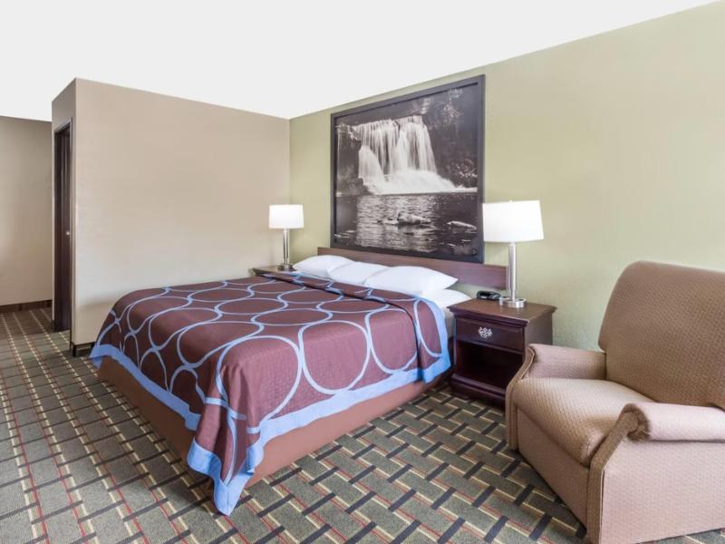 Super 8 by Wyndham Logansport image