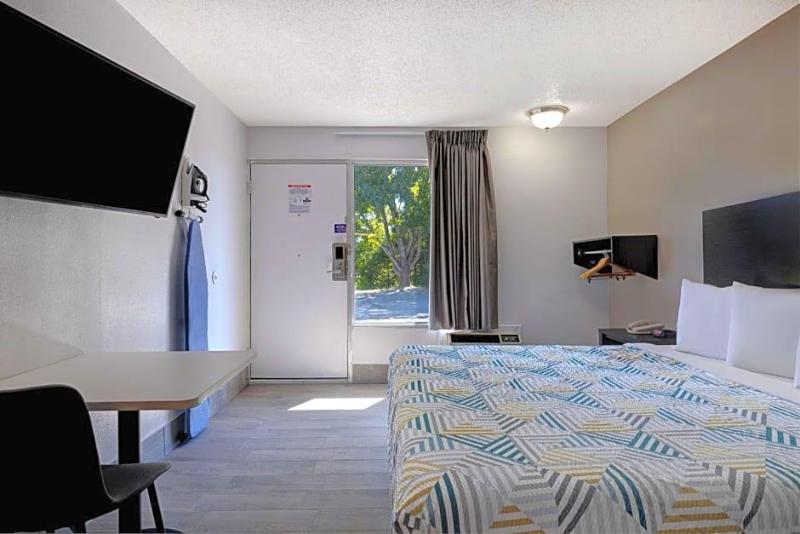 Notch Inn and Suites image