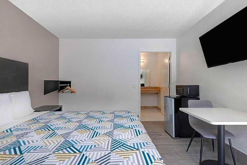 Notch Inn and Suites image
