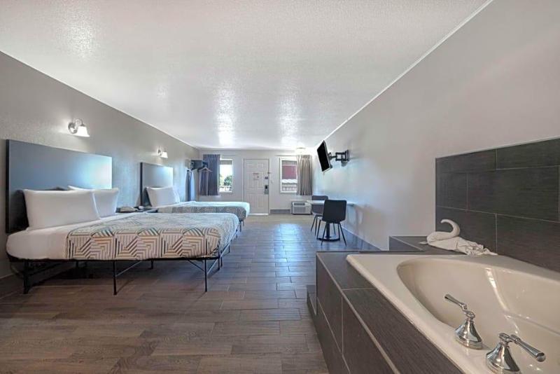 Notch Inn and Suites image