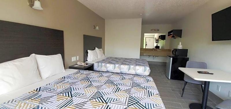 Notch Inn and Suites image