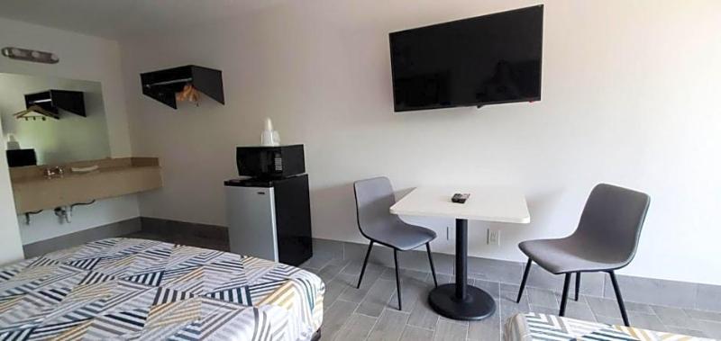Notch Inn and Suites image