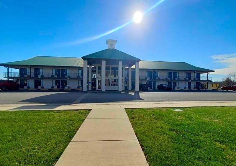 Notch Inn and Suites image