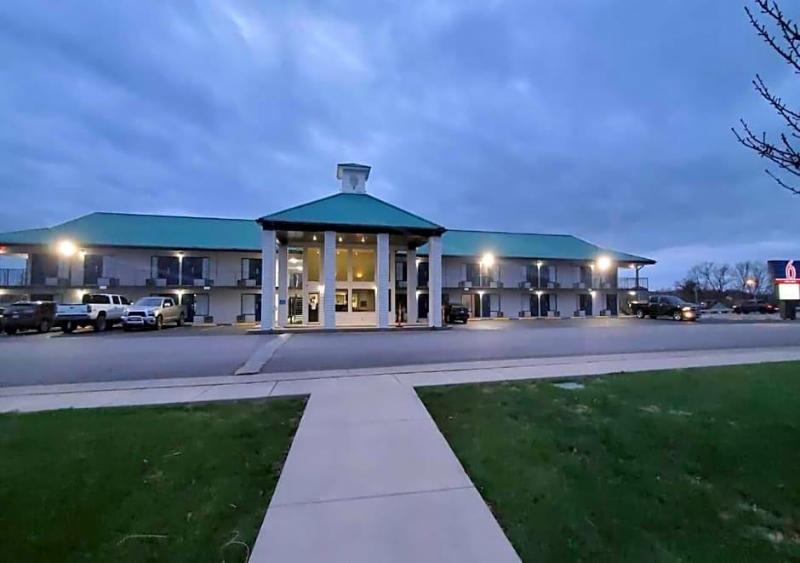 Notch Inn and Suites image