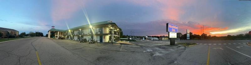 Notch Inn and Suites image