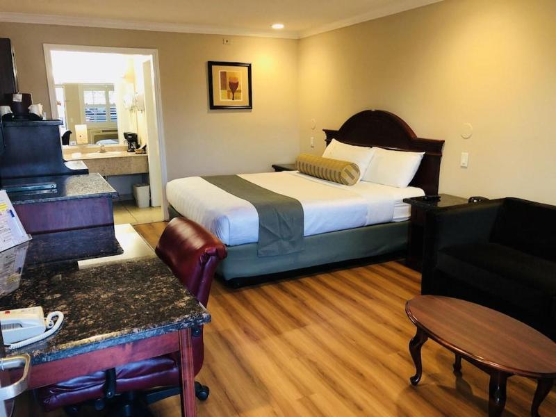 Dynasty Suites image