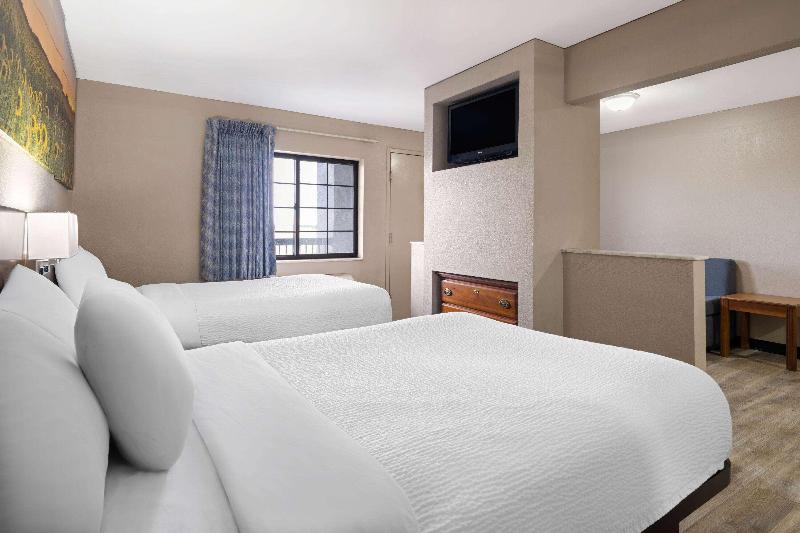 Days Inn & Suites by Wyndham Kokomo image