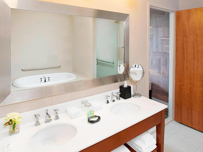 The Westin Chicago North Shore image