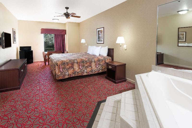 Days Inn By Wyndham St Peters/St Charles image