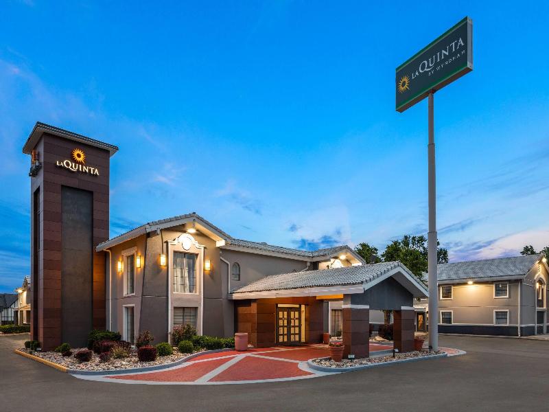 La Quinta Inn By Wyndham Omaha West — general view