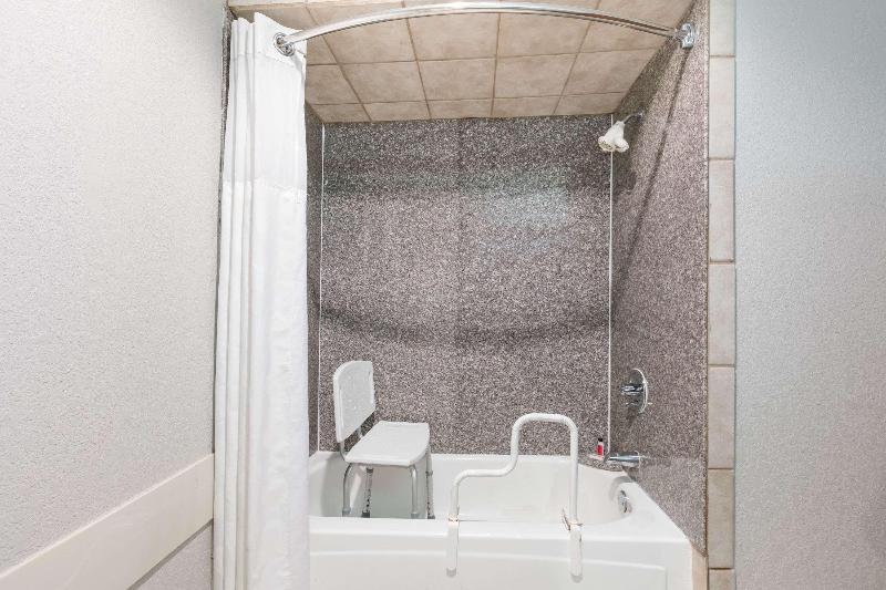 Ramada By Wyndham Oklahoma City Airport North image